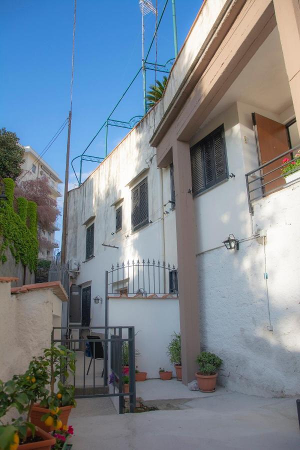 Quintessenza - Sorrento Coast Rentroom Vico Equense Exterior photo